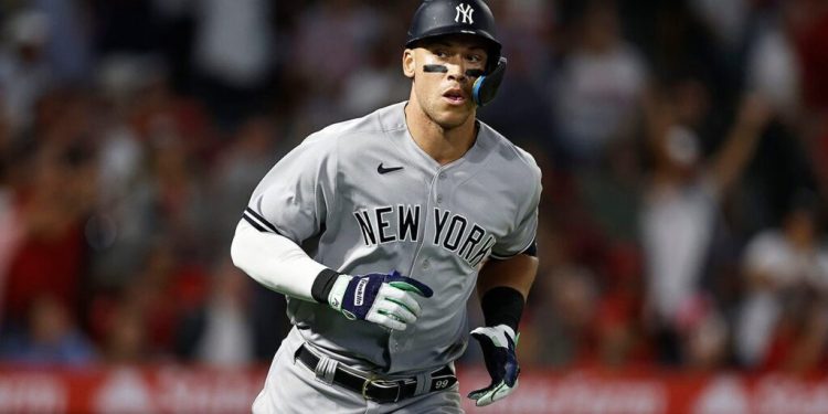 Aaron Judge consigue récord de Yankees de Babe Ruth y Mickey Mantle