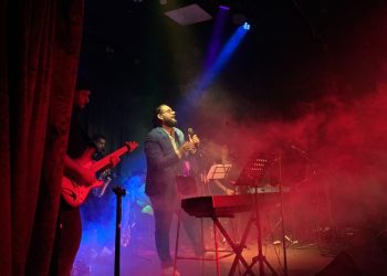 Manerra ofreció una noche con sabor a Mantequilla y Café a casa llena en Chao Teatro