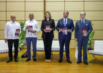 Unesco publica con la ayuda de Banreservas libro Historia del Caribe, de Frank Moya Pons