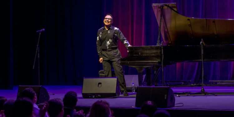 Michel Camilo solo al piano suena como una orquesta