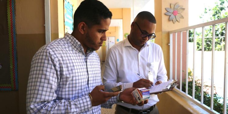 Estudiantes intoxicados tras consumir leche en desayuno escolar están fuera de peligro