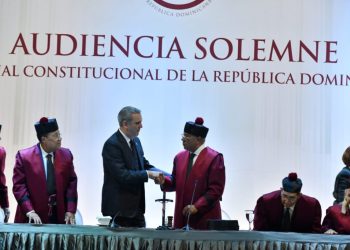 Abinader encabeza acto solemne del TC por Día Constitución; presidente del órgano llama a dominicanos a respetar Carta Magna