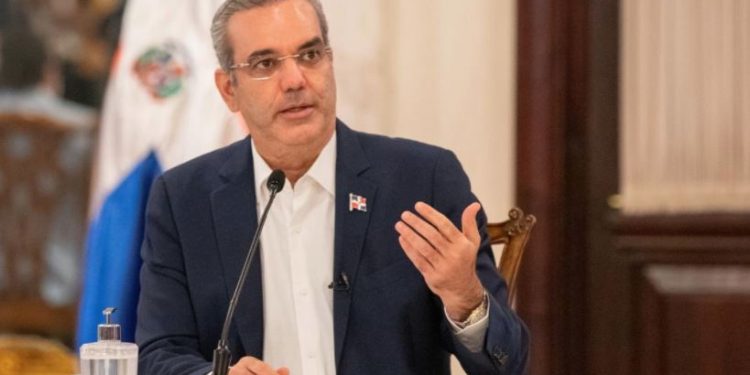 Presidente promulga ley que permite al Ministerio Público perseguir robos sin querella