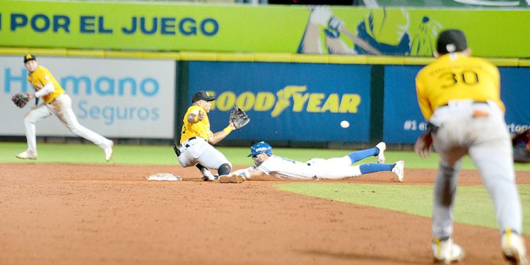 Licey venció a las Águilas y se acerca a la cima