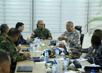 Comandante General del ERD preside encuentro con altos mandos militares