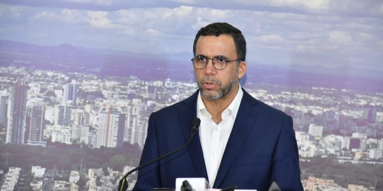 Andres navarro buscara candidatura alcalde por el PLD en el DN