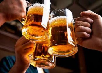 El Ministerio de Interior y Policía prohibió el consumo y  venta de bebidas alcohólicas