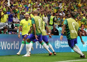 Brasil derrota a Serbia