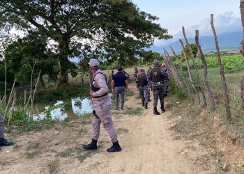 Apresan varias personas, ocupan drogas y otros objetos en operativo preventivo en Esperanza