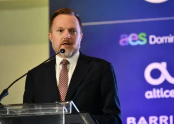 Prohibición a Central Romana no tiene nada que ver con el Gobierno, dice encargado de Negocios Embajada EE. UU.