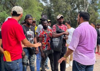 Desalojan a migrantes haitianos de campamento en frontera norte de México