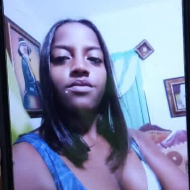 Desconocidos hieren mujer por la espalda en Santiago