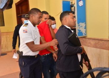 Revocan resolución e imponen prisión preventiva a imputados en caso KAF