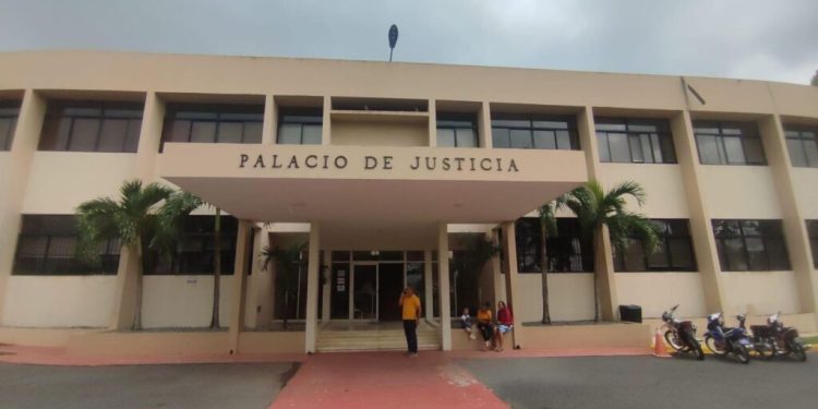 Tres meses de coerción a menor que lanzó excrementos a helicóptero presidencial