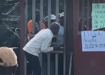 Permanece cerrada por segundo dia puerta fronteriza entre Juana Méndez y Dajabón, en protesta por reparación de haitianos desde RD