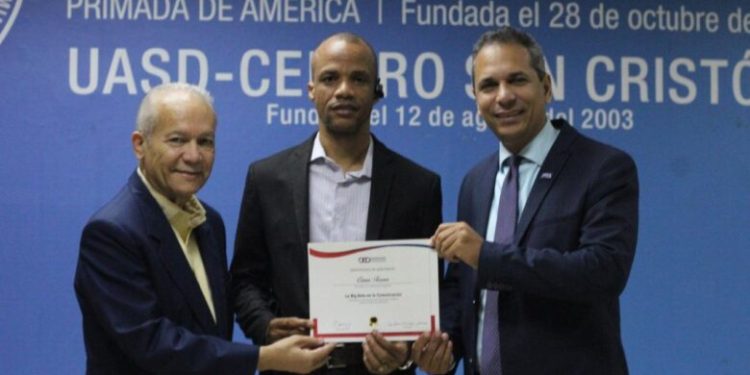 Rector del ITLA exhorta a jóvenes aprovechar múltiples herramientas tecnológicas y el Metaverso