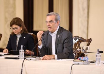 Abinader dirige encuentro con funcionarios para abordar detalles sobre X Censo Nacional