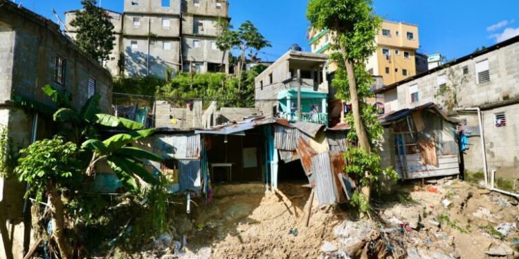 Suman seis las muertes en medio de inundaciones del viernes