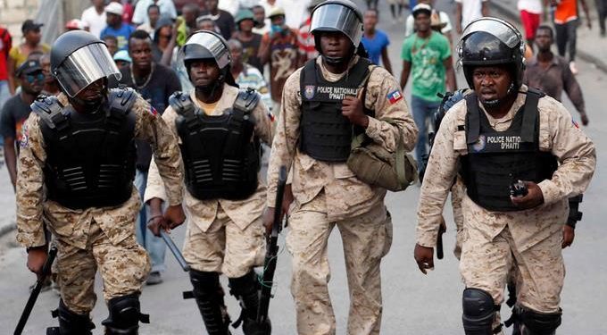 Policías y comisión del gobierno llegan a Juana Méndez para abril puerta fronteriza este Sábado