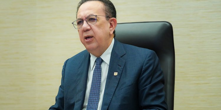 Valdez Albizu destaca RD alcanza 5.9 millones de usuarios de internet banking