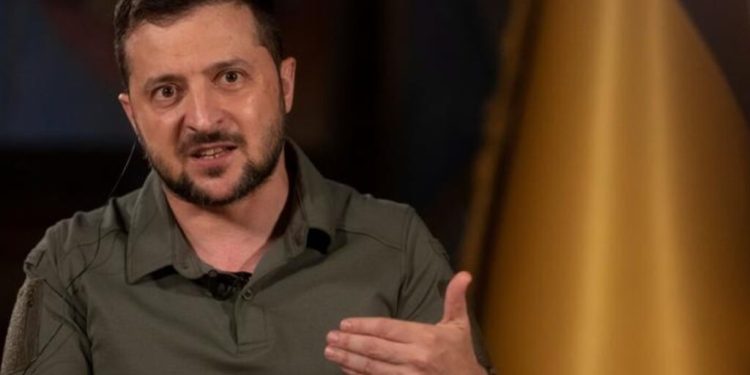 Zelenski insiste en que Rusia debe salir de Zaporiyia y dejar de bombardearla