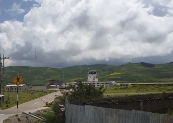 Autoridades peruanas cierran aeropuerto surandino por protestas
