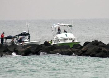 Hallan avioneta que cayó al mar en Florida con un menor fallecido dentro