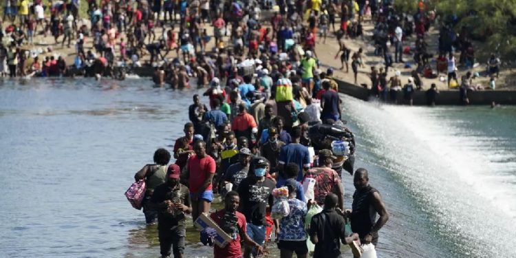 EEUU: Demócratas piden renovar protección a migrantes haitianos