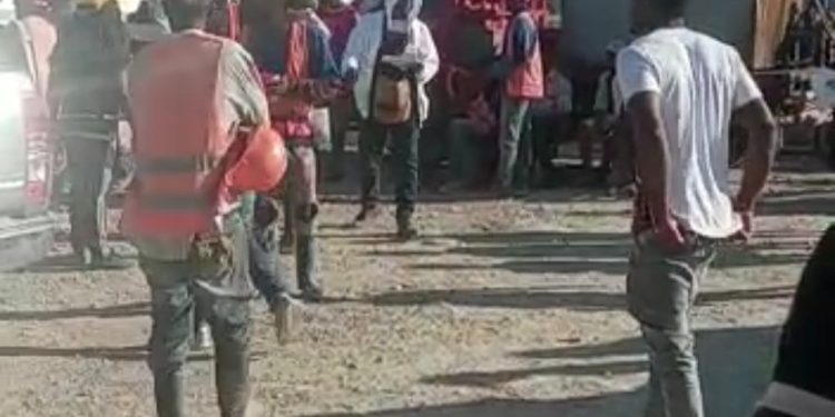 Protestan contra constructora del muro fronterizo por bajo pago de regalía en Dajabón  
