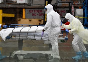 La esperanza de vida en EEUU se reduce debido al Covid-19 y las sobredosis