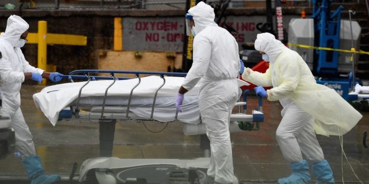 La esperanza de vida en EEUU se reduce debido al Covid-19 y las sobredosis