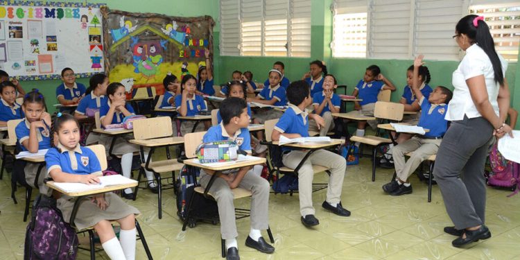Educación sigue en crisis: Gobierno saca baja calificación