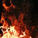 Hombre rocía gasolina y quema mujer en Bonao