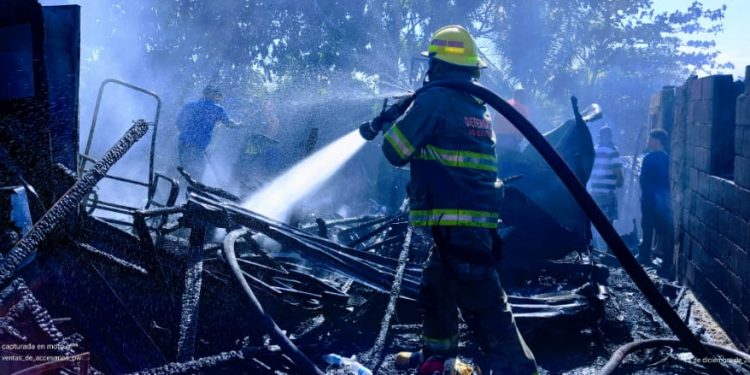 Dos niños mueren en un incendio en el sector de Cienfuegos