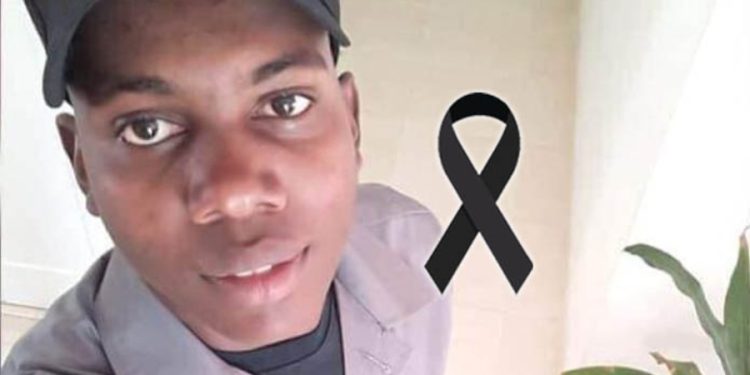 Muere policía atacado con machete por enajenado mental en Villa Mella