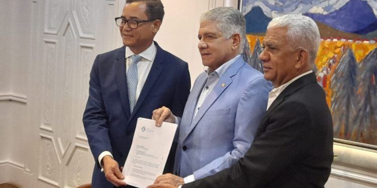 Comisión Senado JCE presentará mañana informe modificación Ley de Régimen Electoral