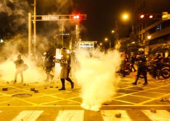 Más de mil agentes policiales y ejército desplegados en el centro de Lima