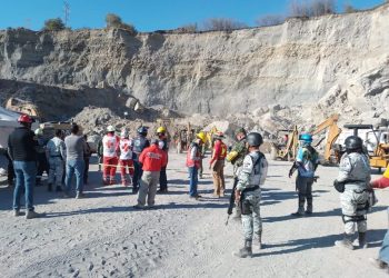Dos trabajadores sepultados tras colapso de mina al oeste de México