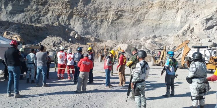 Dos trabajadores sepultados tras colapso de mina al oeste de México
