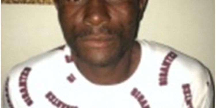 Policía apresa haitiano acusado de robo en vivienda de Valverde; recupera tablet sustraída