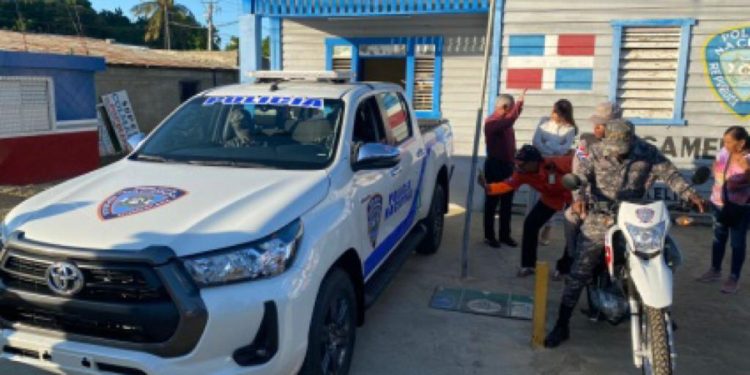 Dirección General PN dota de vehículos a distrito municipal de Villa Elisa, Montecristi