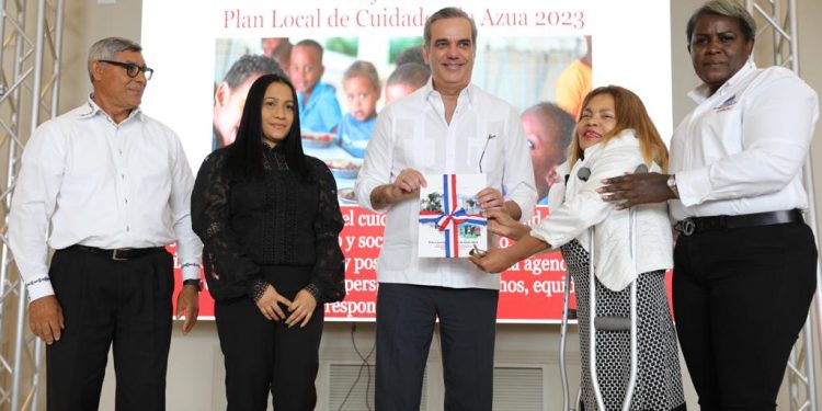 Presidente Abinader lanza Plan Local de Cuidados de Azua