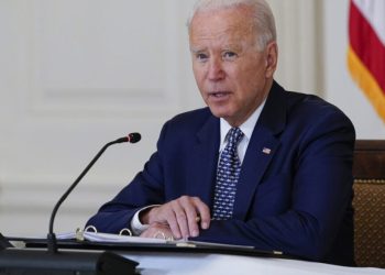 Biden presume reducción de flujo de migrantes a EE.UU. tras nueva política