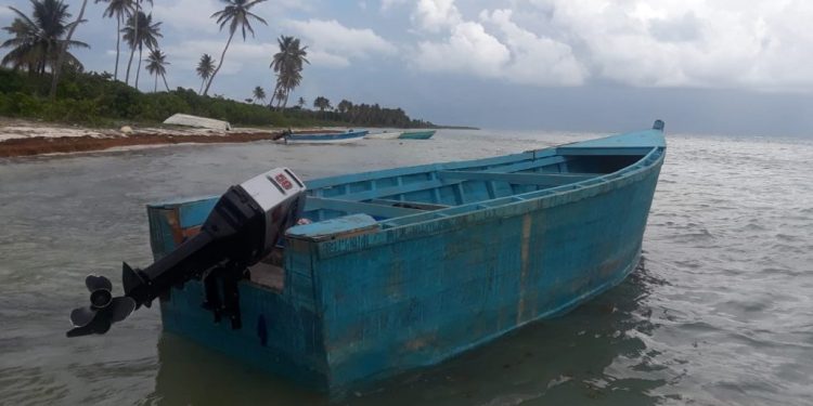 Rescatan un dominicano en aguas colombianas; llevaba 24 días a la deriva
