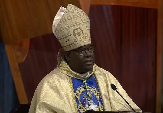 Monseñor Jesús Castro: «aprobar el aborto es meterse en contradicción problemática con la Constitución»