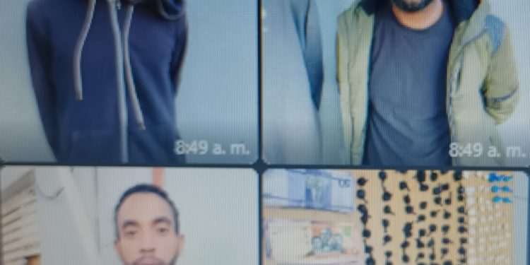 Sorprenden tres personas con 255 porciones de marihuana, cocaína, crack, una balanza y dinero en efectivo en Esperanza