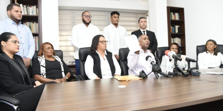 Roberto Fulcar somete a expresidente de la Cámara de Cuentas Máximo Castillo Salas por difamación