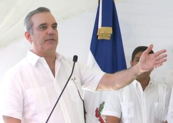 Presidente Abinader deja inauguradas ocho obras en Puerto Plata y una en Santiago