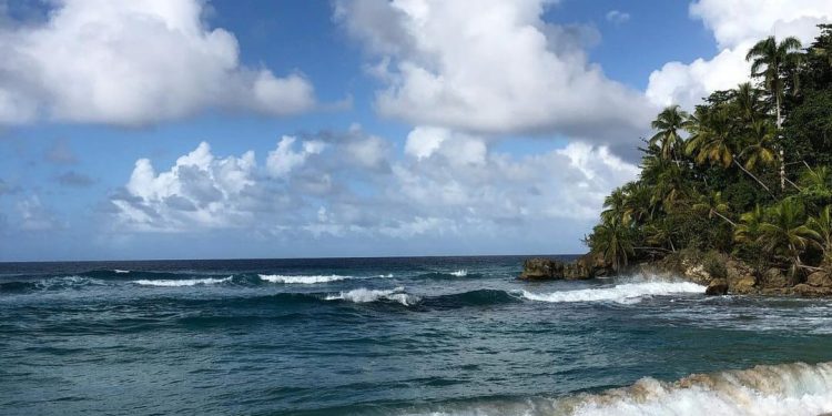 Muere adolescente ahogado en playa de Luperón y se ahorca adulto en San Marcos