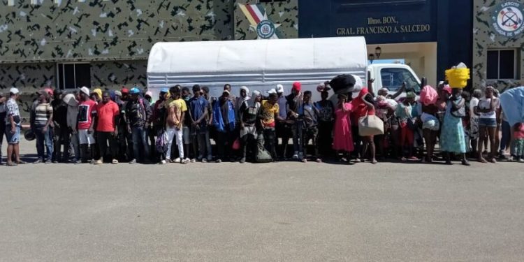 Migración detiene casi 9 mil hatianos ilegales